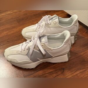 New Balance 327